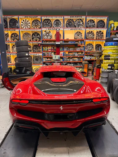 Premium tyre and rim service bay
